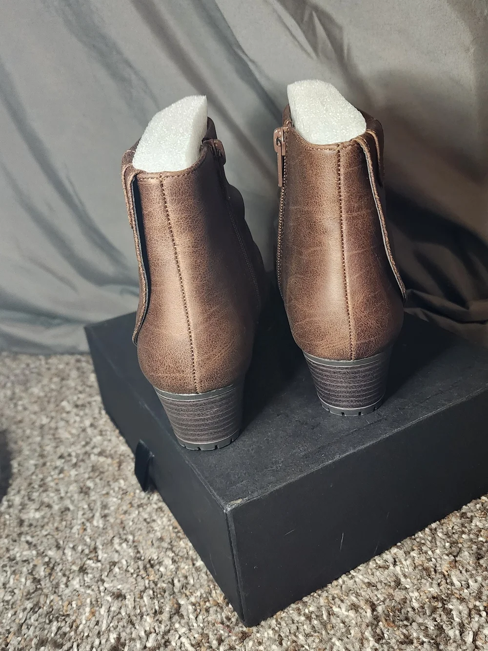 Easy street NWT Brown Slouchy Ankle Booties